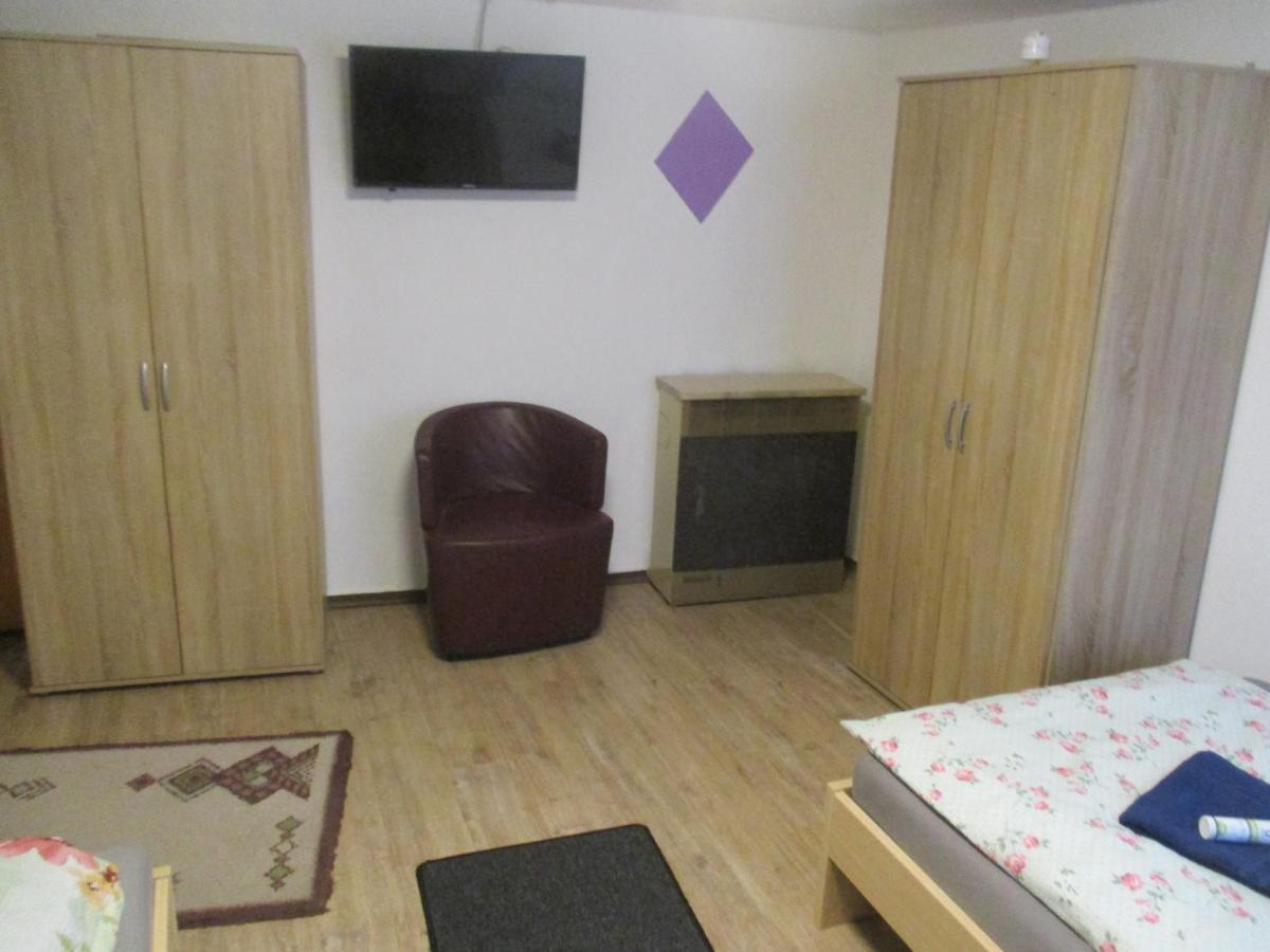 Ferienzimmer Monteurzimmer Stadtmitte Nördlingen Eksteriør billede